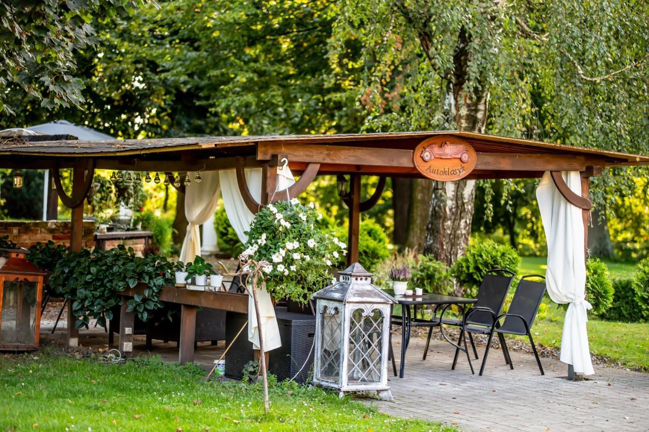 Dwór Boratyn Acomodação com café da manhã Exterior foto